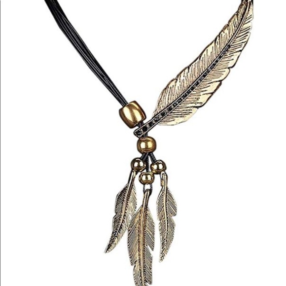 Gold alloy feather rhinestone accent necklace - Picture 5 of 5